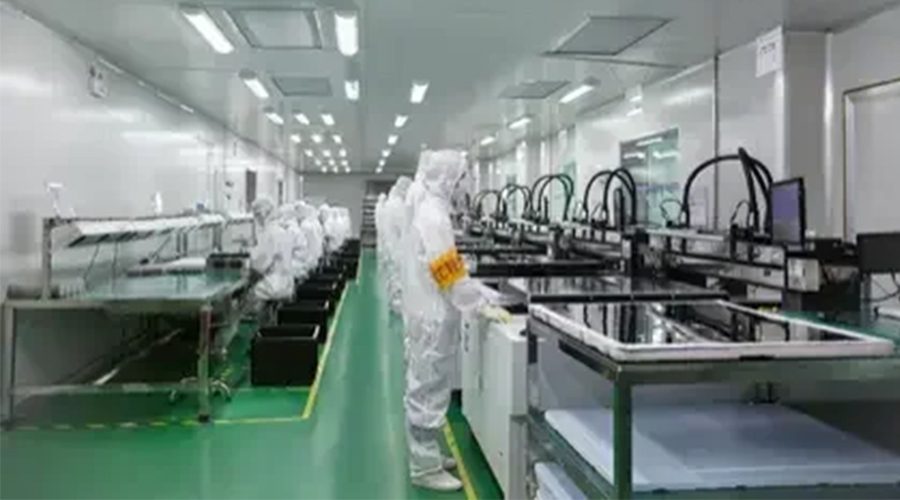 LCD panel cutting workshop